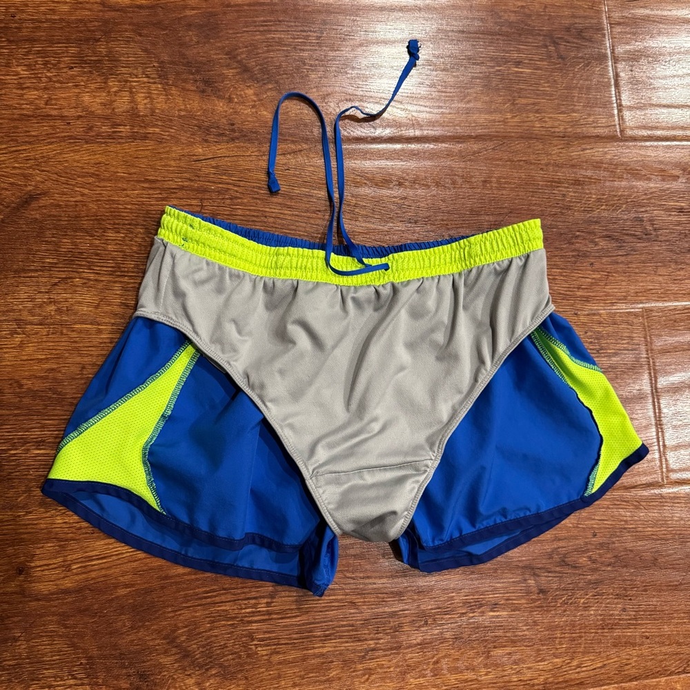 Nike Women’s Shorts,Medium - Picture 3 of 4